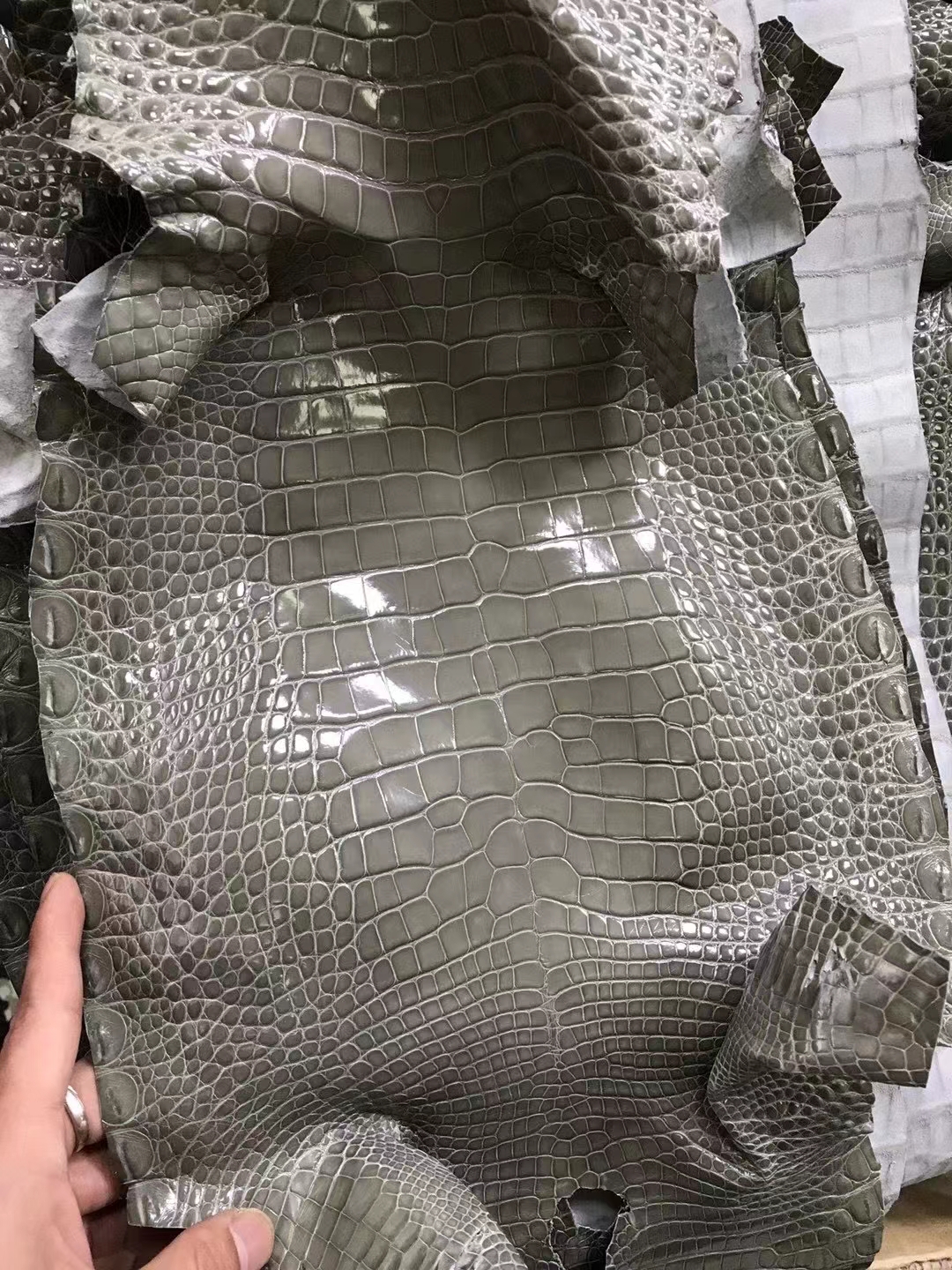 Uncle Bench Hermes Leather crocodile shiny Gris T customized