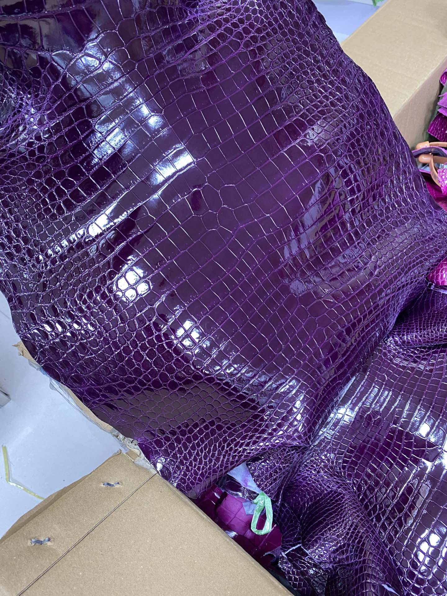 Uncle Bench Hermes Leather new Porosus shiny 9G dark purple customized