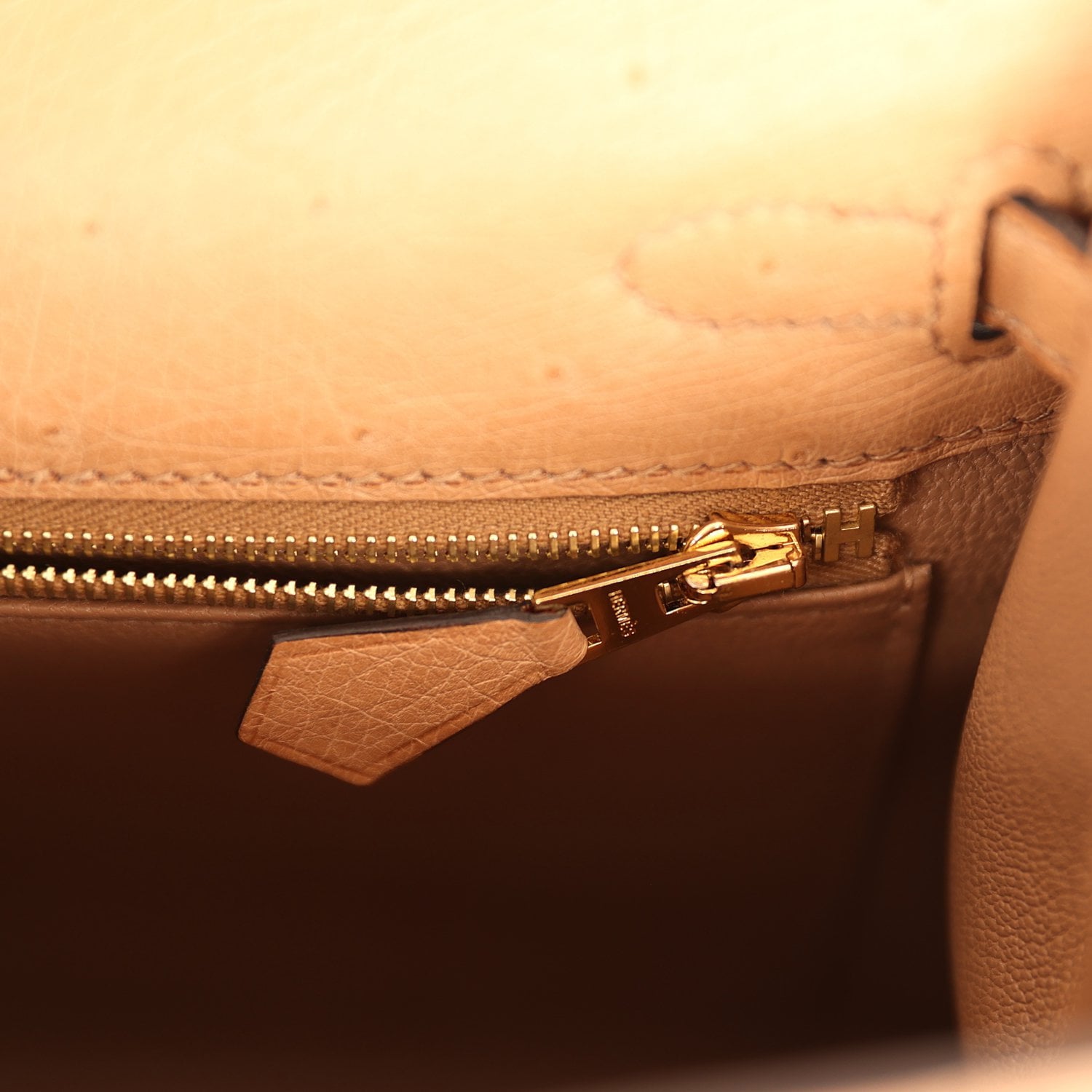 Hermès Kelly Sellier 25 Chai Ostrich Gold Hardware Hermes Kelly Sellier 25 Chai Ostrich Gold Hardware - view 9