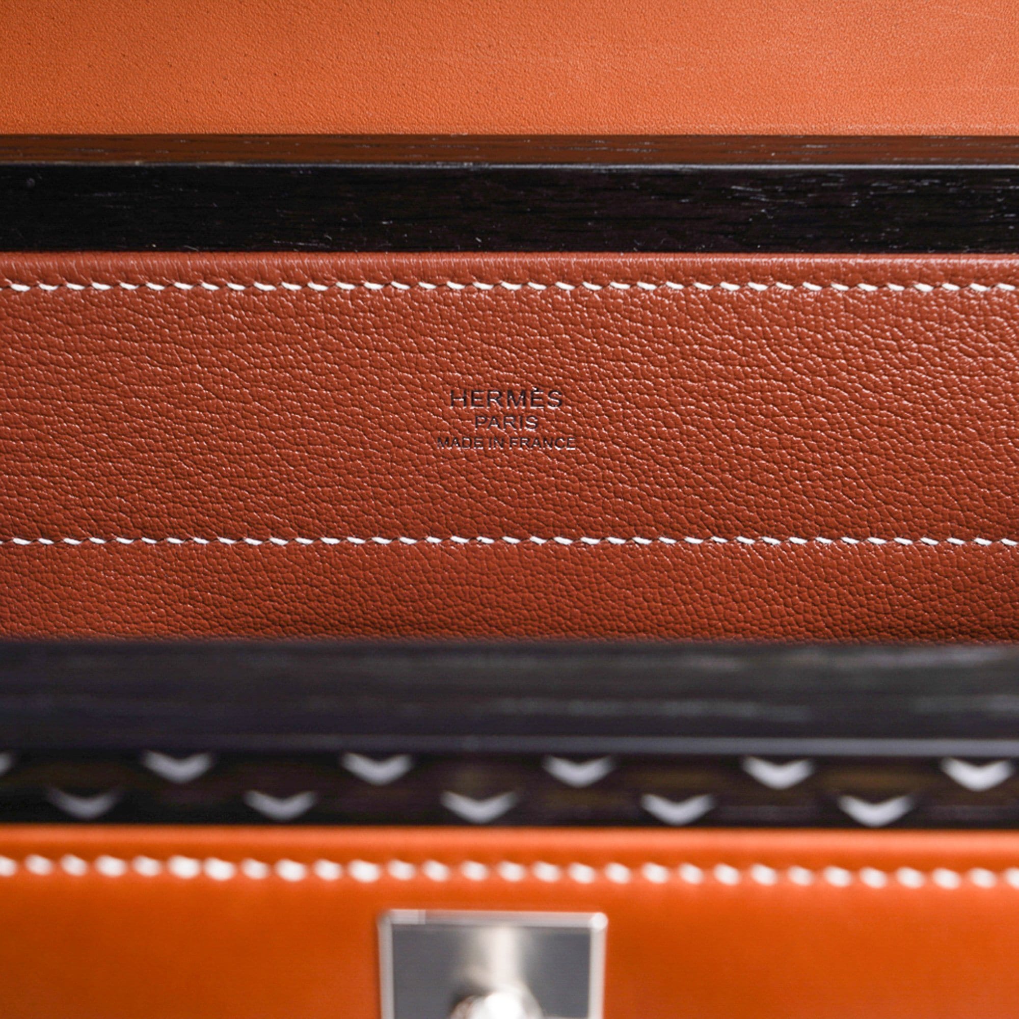 Hermès Kellywood 22 Bog Oak Barenia Leather Palladium Hardware – Limited Edition Hermès Limited Edition Kellywood 22 Bag Bog Oak Barenia Leather Palladium Hardware - view 12