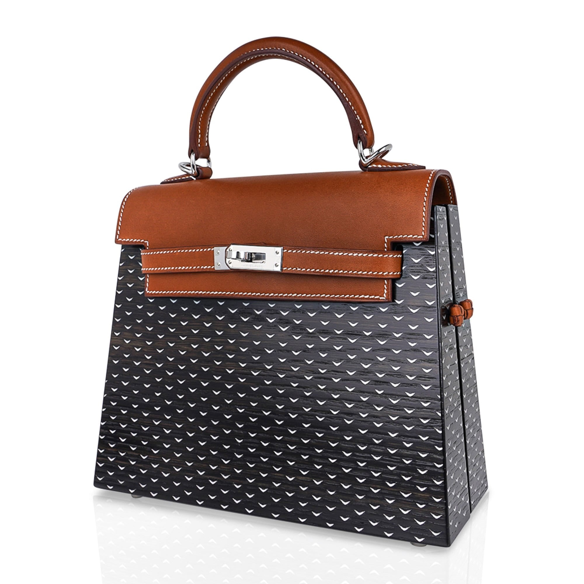 Hermès Kellywood 22 Bog Oak Barenia Leather Palladium Hardware – Limited Edition Hermès Limited Edition Kellywood 22 Bag Bog Oak Barenia Leather Palladium Hardware - view 4