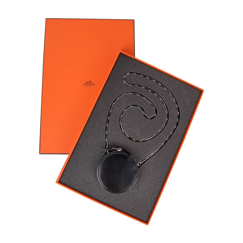 Hermès Micro Rond Veau Noir Villandry Paper Clip Chain – Limited Edition Hermes Limited Edition Micro Rond Veau Noir Villandry Bag Paper Clip Chain - View 7